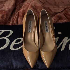 Steve Madden Glossy Tan Heels